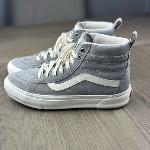 Vans Sk8-Hi MTE-1 Sneakers. Men’s 6.5 Women’s 8.